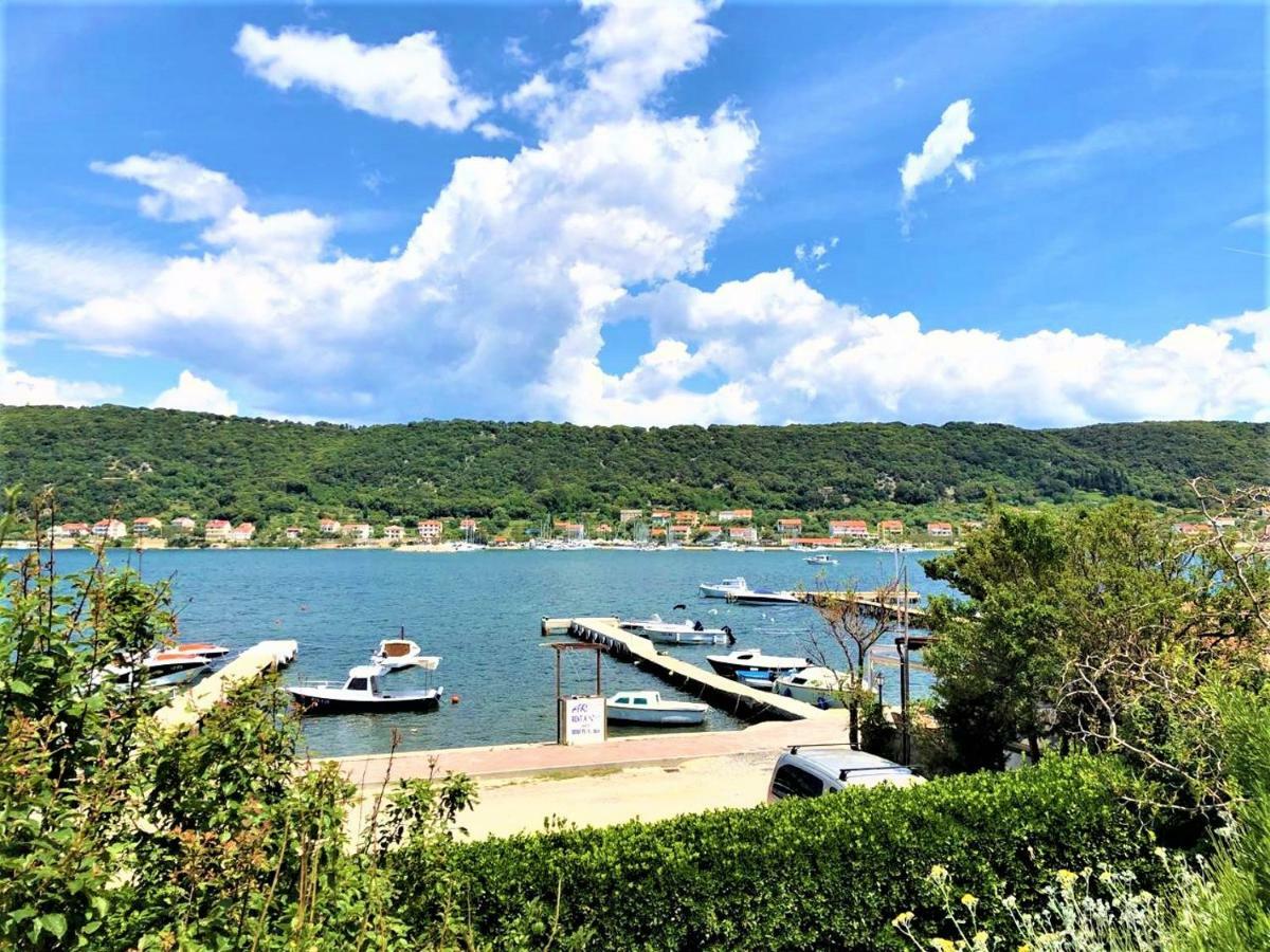 Apartments With Boat Mooring Marija Supetarska Draga Extérieur photo